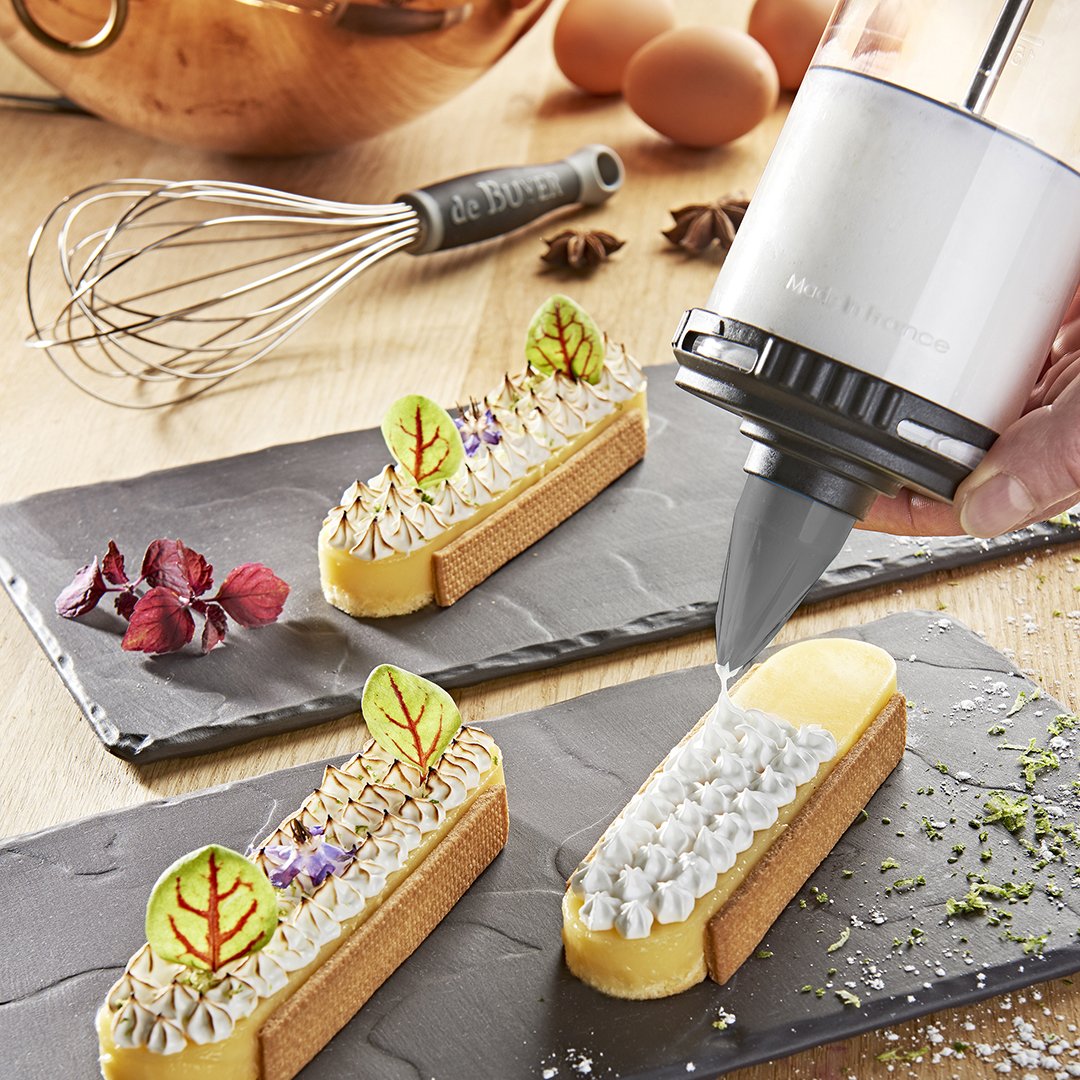 de Buyer LE TUBE Pastry Press - Includes 13 Cookie Discs & Two Tips - Easy  to Use - Dishwasher & Freezer Safe - Made in France